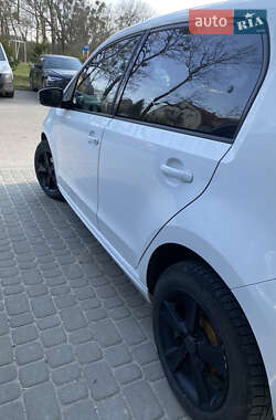 Хэтчбек Volkswagen e-Up 2013 в 