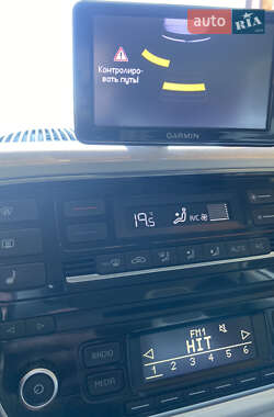 Хэтчбек Volkswagen e-Up 2013 в 
