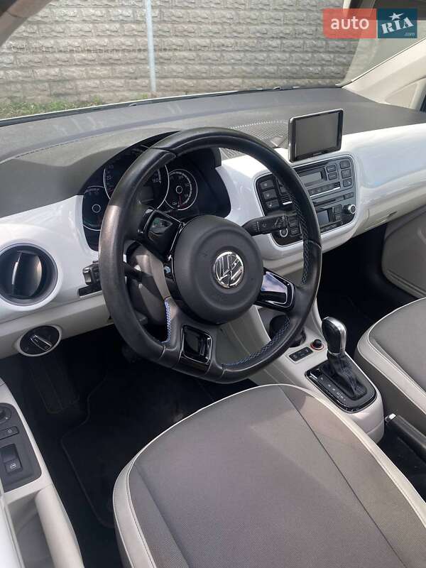 Хэтчбек Volkswagen e-Up 2014 в Киеве