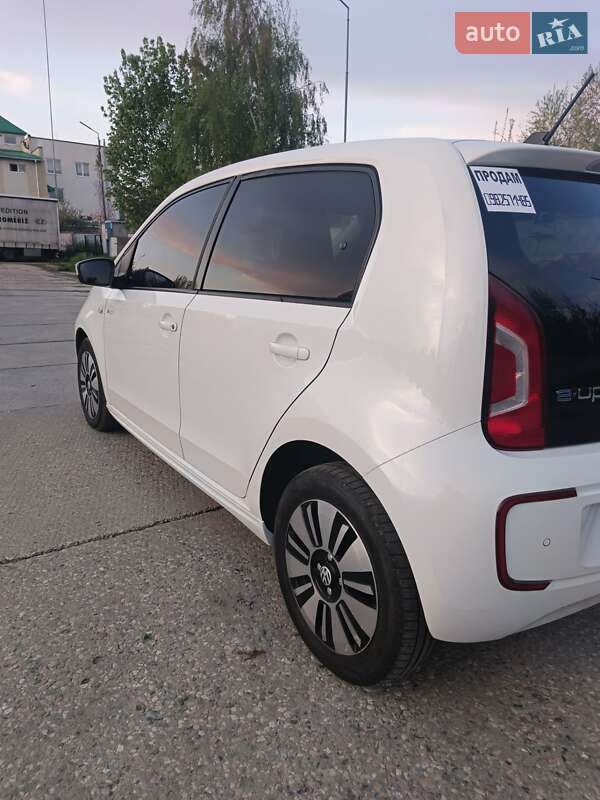 Хэтчбек Volkswagen e-Up 2015 в Дереваче