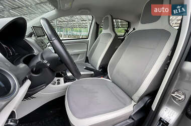 Хэтчбек Volkswagen e-Up 2014 в 