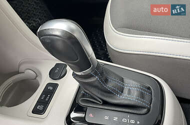 Хэтчбек Volkswagen e-Up 2014 в 