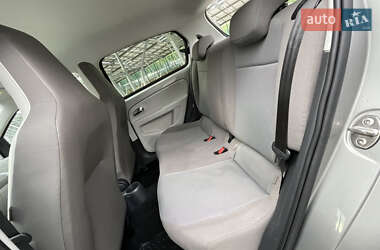 Хэтчбек Volkswagen e-Up 2014 в 