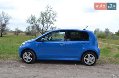 Хэтчбек Volkswagen e-Up 2015 в 