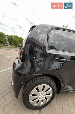 Хэтчбек Volkswagen e-Up 2021 в 