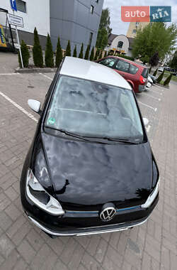 Хэтчбек Volkswagen e-Up 2021 в 