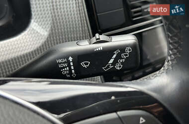 Хетчбек Volkswagen e-Up 2021 в 