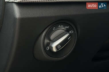 Хетчбек Volkswagen e-Up 2021 в 
