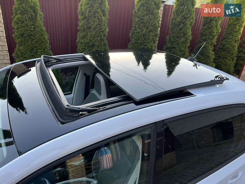 Хэтчбек Volkswagen e-Up 2014 в Львове