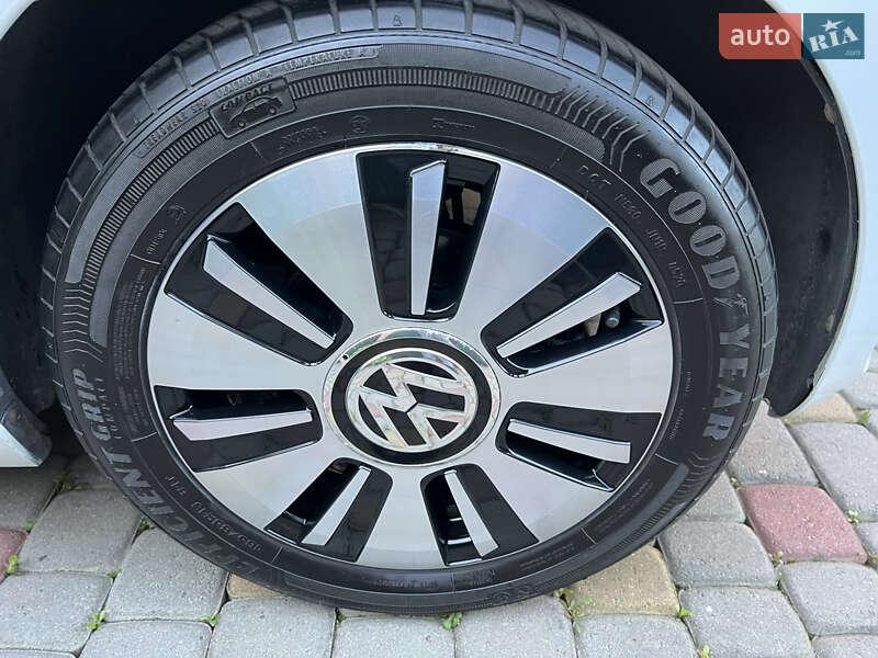 Хэтчбек Volkswagen e-Up 2014 в Львове