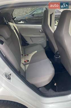 Хэтчбек Volkswagen e-Up 2013 в 