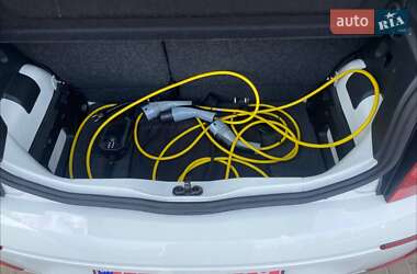 Хэтчбек Volkswagen e-Up 2013 в 