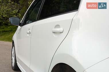 Хетчбек Volkswagen e-Up 2013 в 
