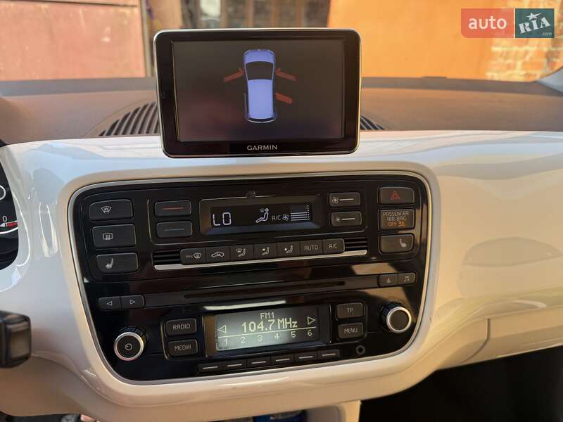 Хэтчбек Volkswagen e-Up 2013 в Львове