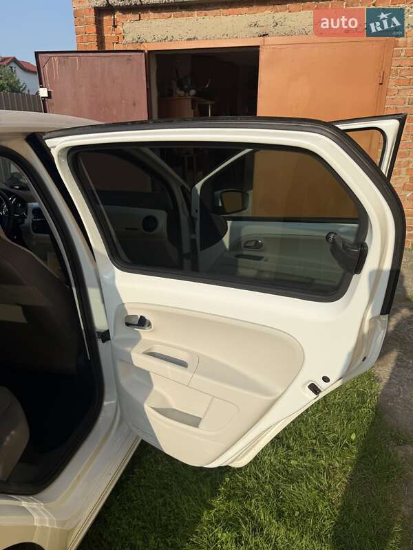 Хэтчбек Volkswagen e-Up 2013 в Львове