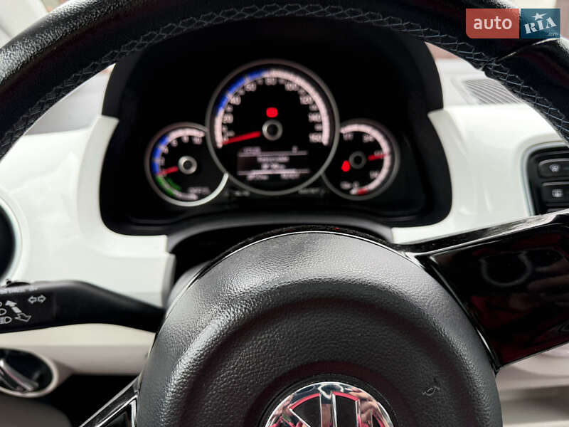 Хэтчбек Volkswagen e-Up 2014 в Львове