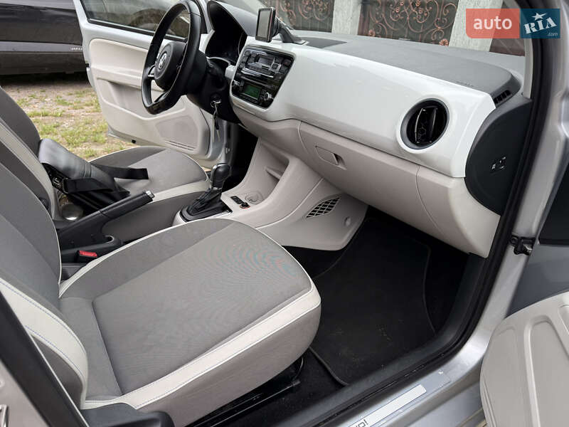 Хэтчбек Volkswagen e-Up 2014 в Львове