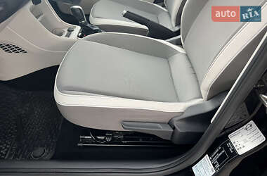 Хэтчбек Volkswagen e-Up 2015 в 