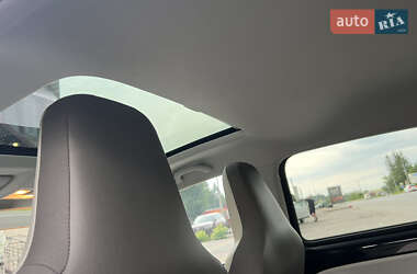 Хэтчбек Volkswagen e-Up 2015 в 