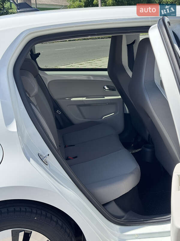 Хетчбек Volkswagen e-Up 2013 в Кам'янець-Подільському