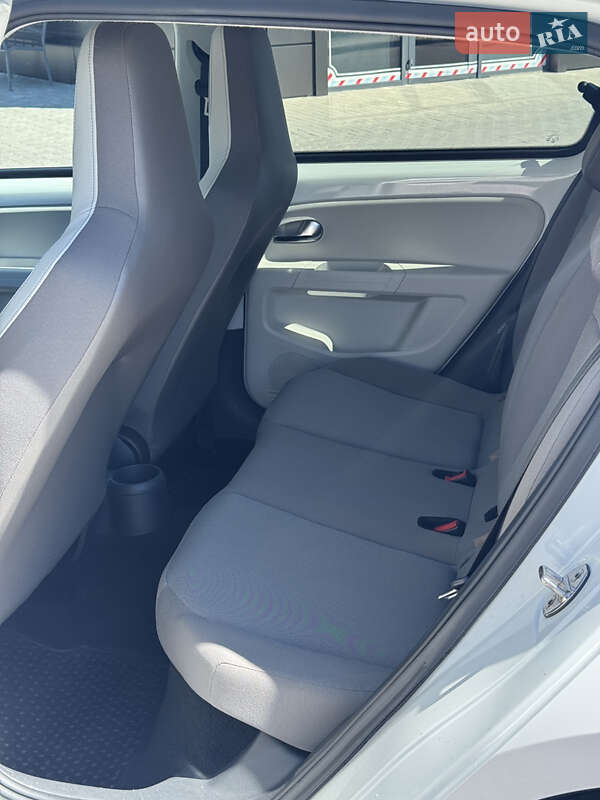 Хетчбек Volkswagen e-Up 2013 в Кам'янець-Подільському