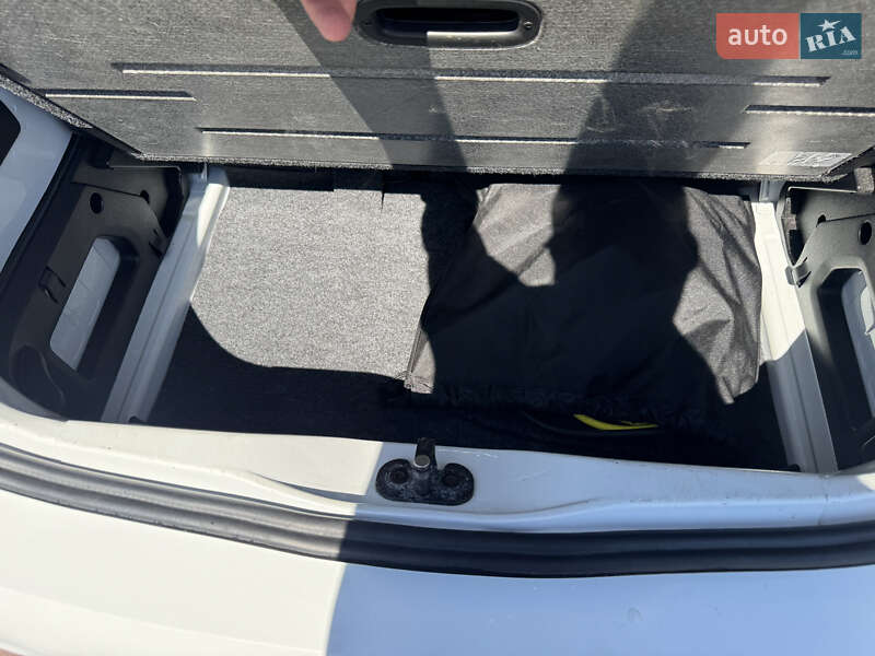 Хетчбек Volkswagen e-Up 2013 в Кам'янець-Подільському