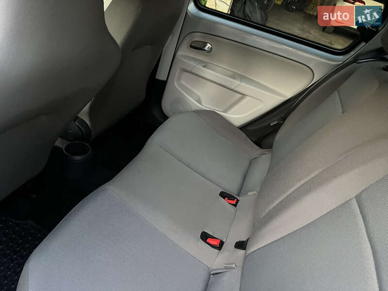 Хэтчбек Volkswagen e-Up 2014 в Львове