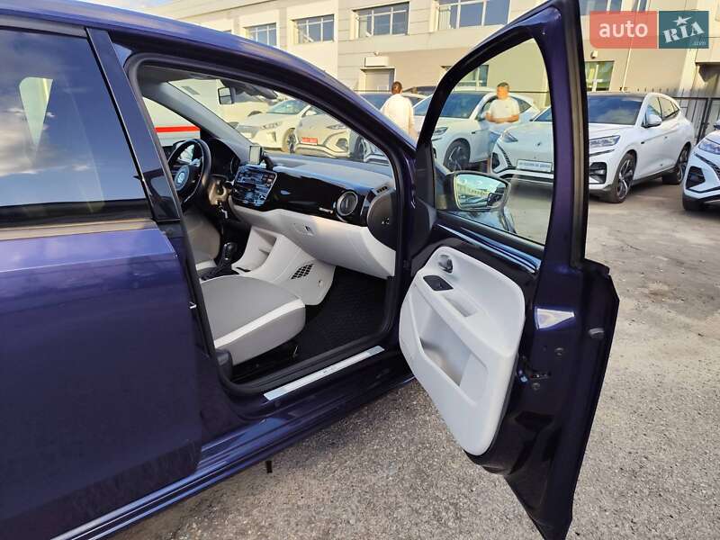 Хетчбек Volkswagen e-Up 2015 в Києві