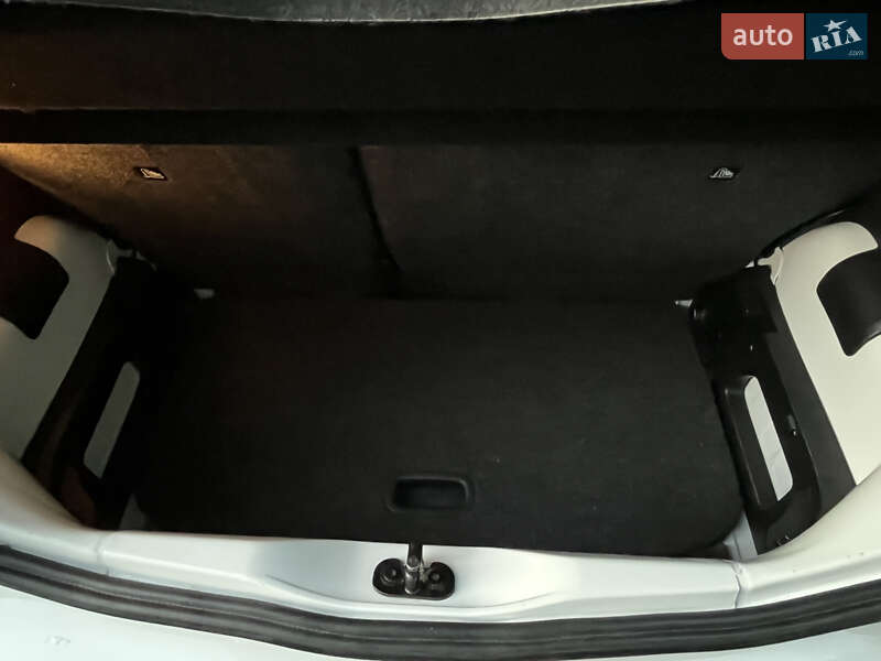 Хэтчбек Volkswagen e-Up 2018 в Виннице