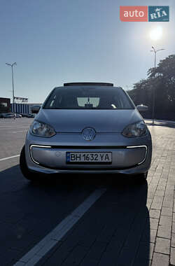 Хэтчбек Volkswagen e-Up 2015 в Вараше