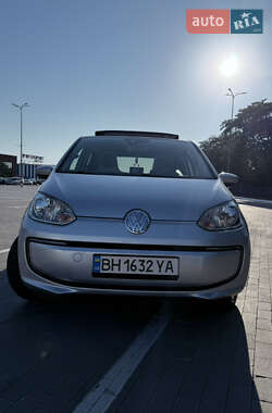 Хэтчбек Volkswagen e-Up 2015 в Вараше