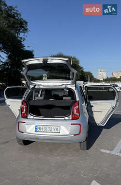 Хэтчбек Volkswagen e-Up 2015 в Вараше