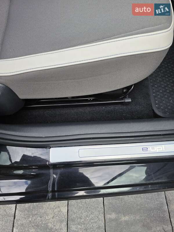 Хэтчбек Volkswagen e-Up 2015 в Ровно фото 28 Хэтчбек Volkswagen e-Up 2015 в Ровно