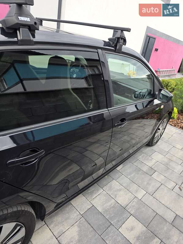 Хэтчбек Volkswagen e-Up 2015 в Ровно фото 46 Хэтчбек Volkswagen e-Up 2015 в Ровно