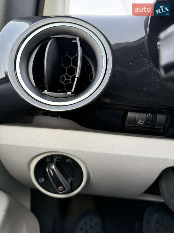 Хетчбек Volkswagen e-Up 2014 в Львові фото 38 Хетчбек Volkswagen e-Up 2014 в Львові