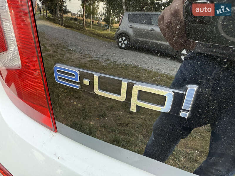 Хетчбек Volkswagen e-Up 2014 в Львові фото 46 Хетчбек Volkswagen e-Up 2014 в Львові