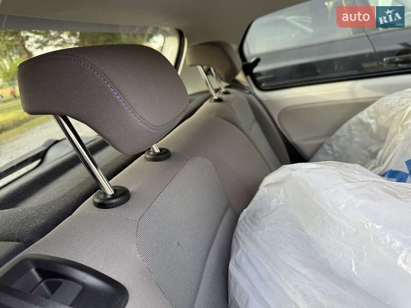 Хетчбек Volkswagen e-Up 2014 в Львові фото 49 Хетчбек Volkswagen e-Up 2014 в Львові