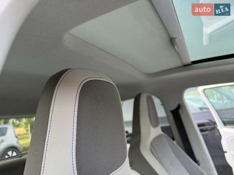 Хетчбек Volkswagen e-Up 2014 в Львові фото 52 Хетчбек Volkswagen e-Up 2014 в Львові