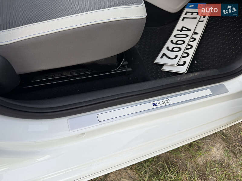 Хетчбек Volkswagen e-Up 2014 в Львові фото 57 Хетчбек Volkswagen e-Up 2014 в Львові
