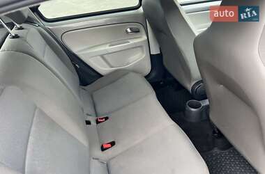 Хэтчбек Volkswagen e-Up 2013 в 