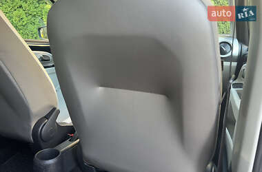 Хэтчбек Volkswagen e-Up 2015 в 