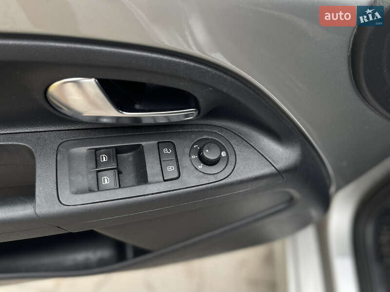 Хэтчбек Volkswagen e-Up 2017 в Луцке