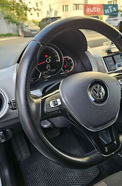 Хэтчбек Volkswagen e-Up 2017 в 