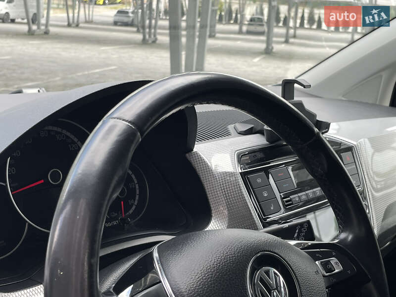 Хэтчбек Volkswagen e-Up 2018 в Львове