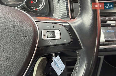 Хэтчбек Volkswagen e-Up 2021 в 
