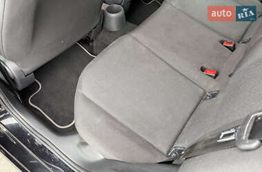 Хэтчбек Volkswagen e-Up 2021 в 