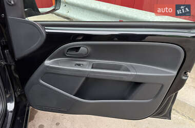 Хэтчбек Volkswagen e-Up 2021 в 