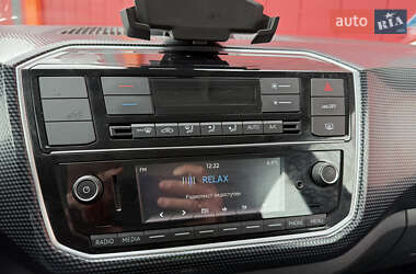Хэтчбек Volkswagen e-Up 2021 в 