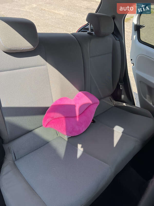 Хэтчбек Volkswagen e-Up 2014 в Житомире фото 4 Хэтчбек Volkswagen e-Up 2014 в Житомире