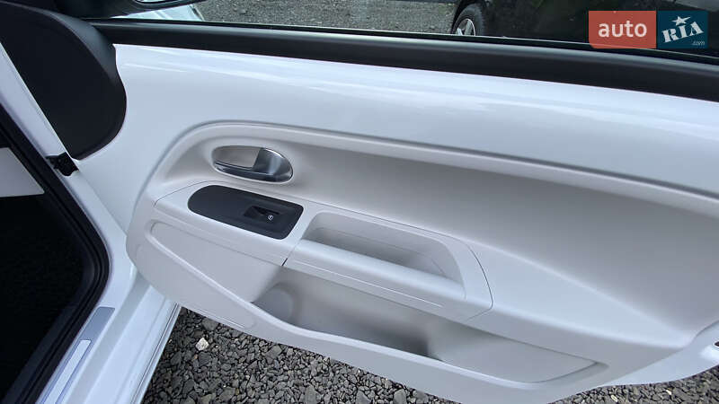 Хэтчбек Volkswagen e-Up 2015 в Луцке фото 57 Хэтчбек Volkswagen e-Up 2015 в Луцке